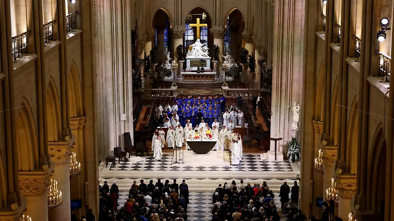 Diciembre –  Reapertura Notredame